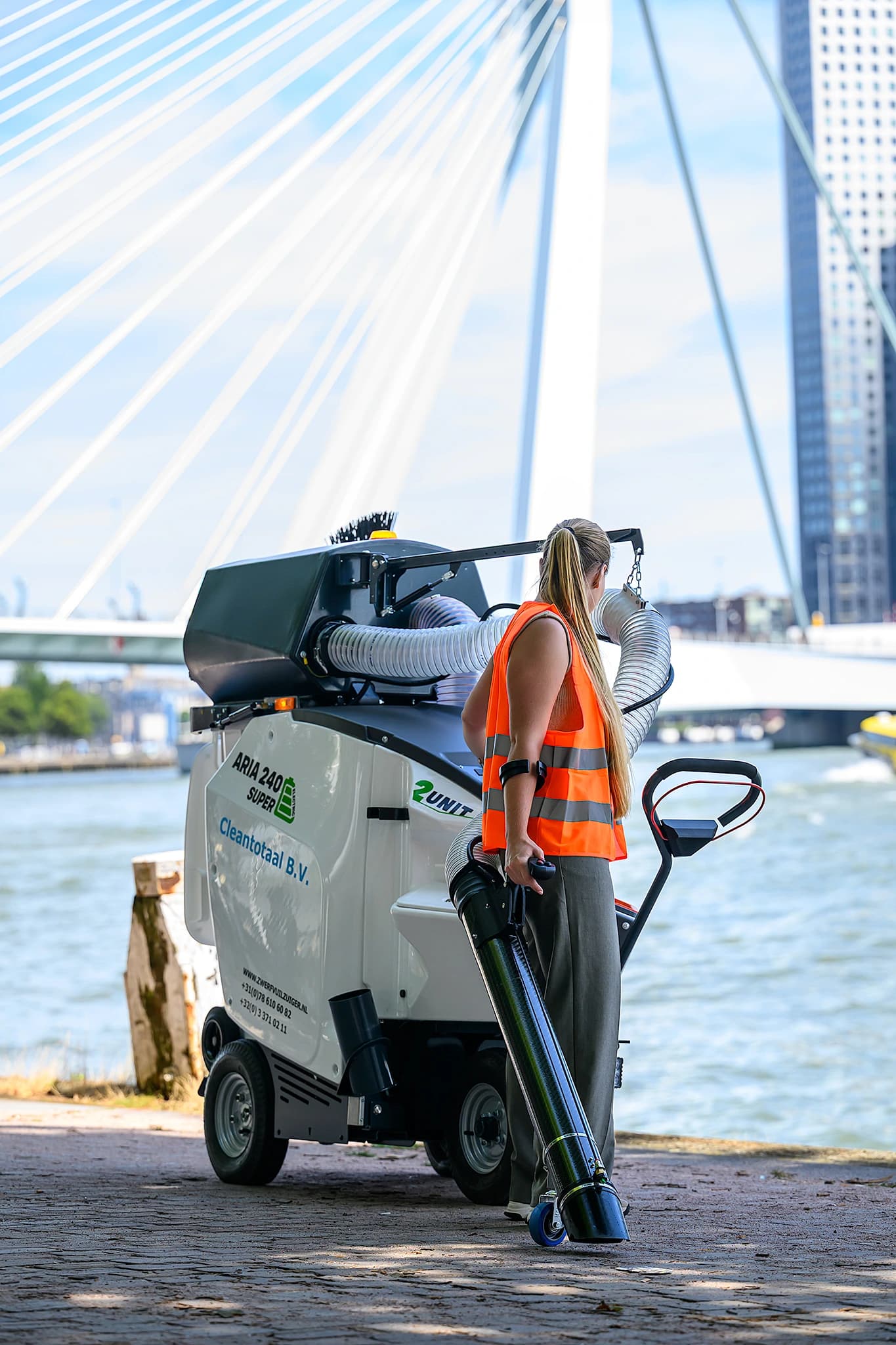 Aria 240 Super skyline Erasmusbrug